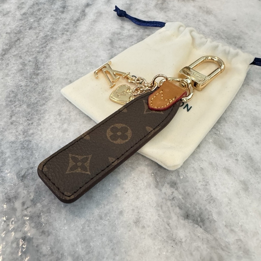 Louis Vuitton Monogram Key Chain LV Initials Heart Charm Gold Hardware - Picture 2 of 8